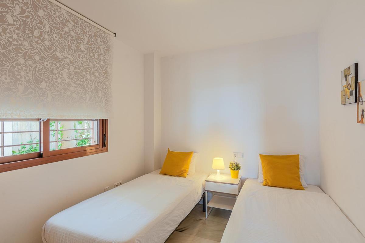 Andaluz Apartments Mar De Nerja Room photo