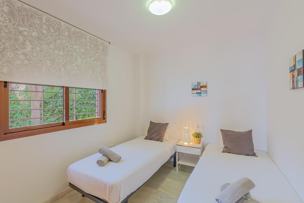 Andaluz Apartments Mar De Nerja Room photo